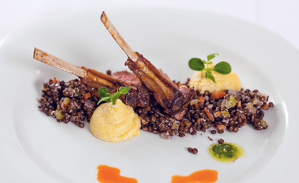 Dry Aged Lamb Chops with Lentil Salad and mashed Potatoes Dry Ager Australia & NZ
